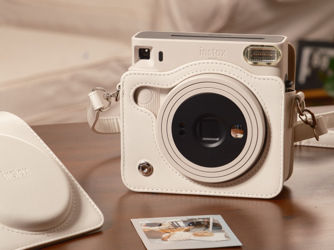 Outra imagem da campanha de acessórios instax